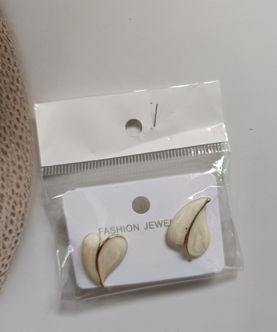 Leaf western stud - White