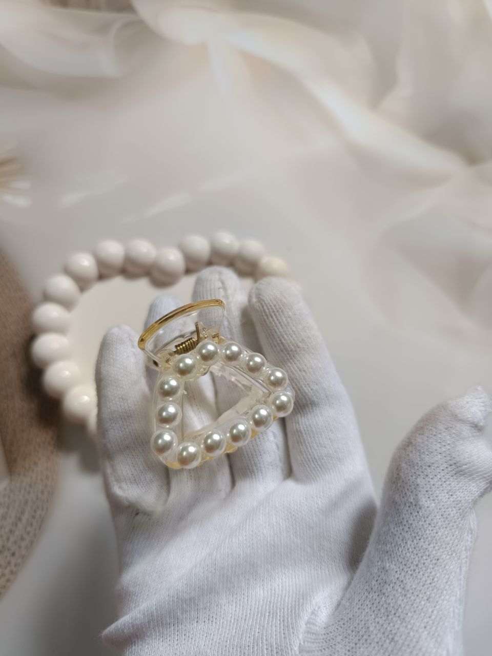 Korean pearl claw - White