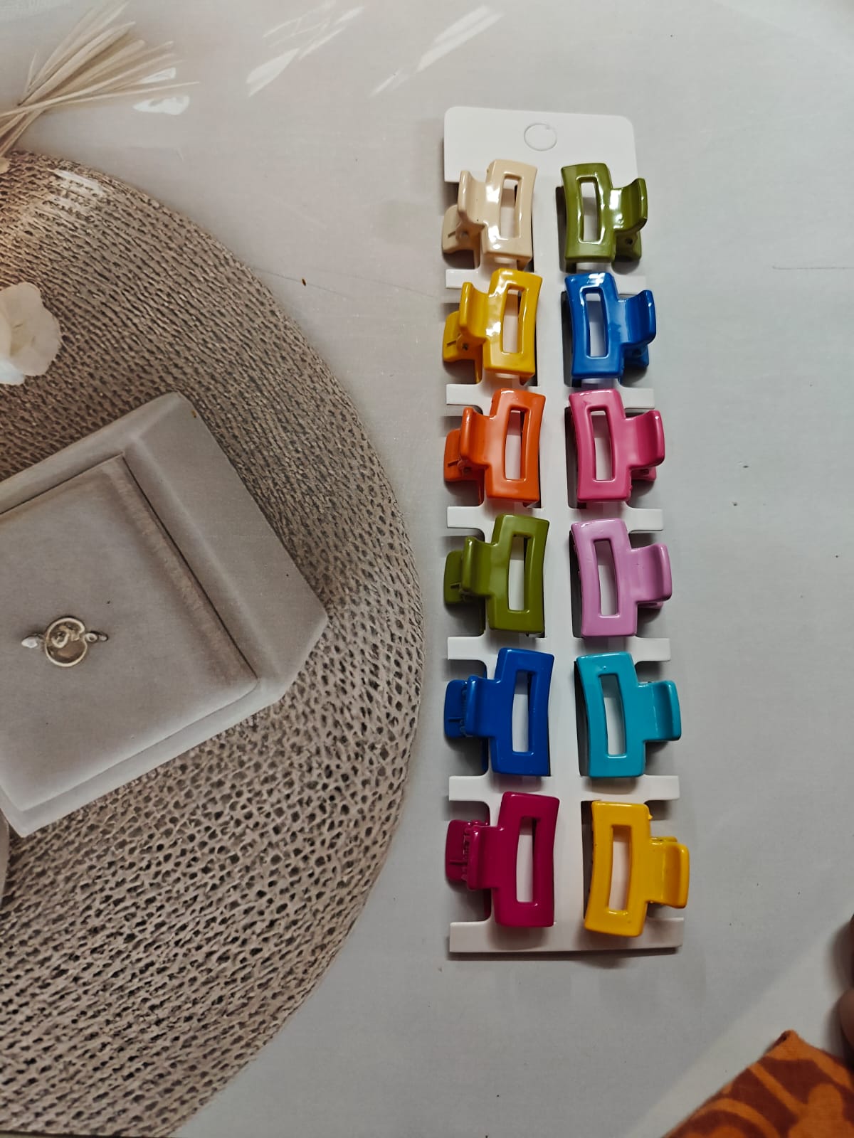 Mini glossy rectangle claw