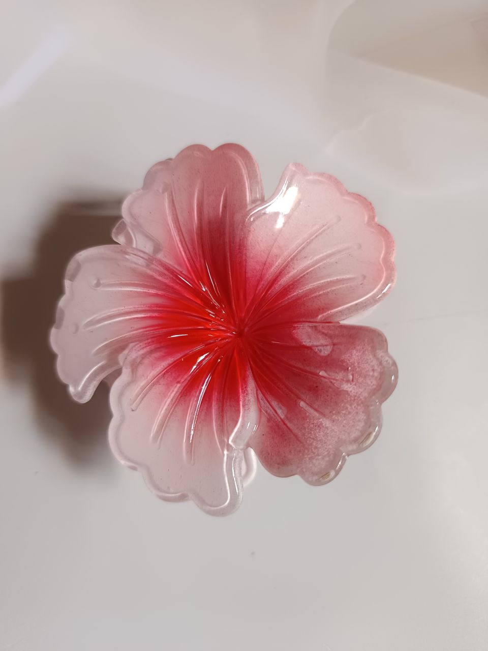 Jumbo hibiscus claw
