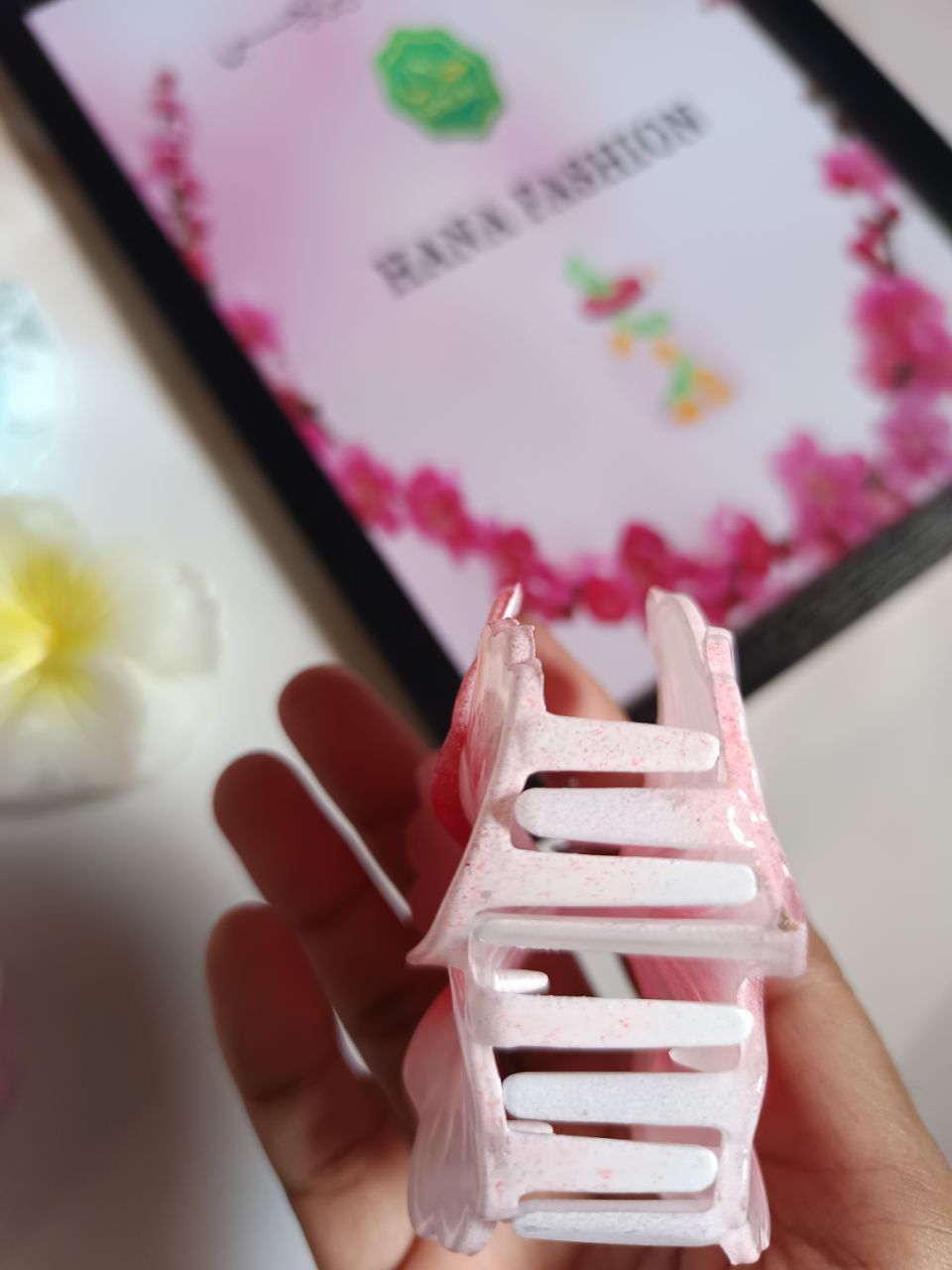 Jumbo hibiscus claw - Red