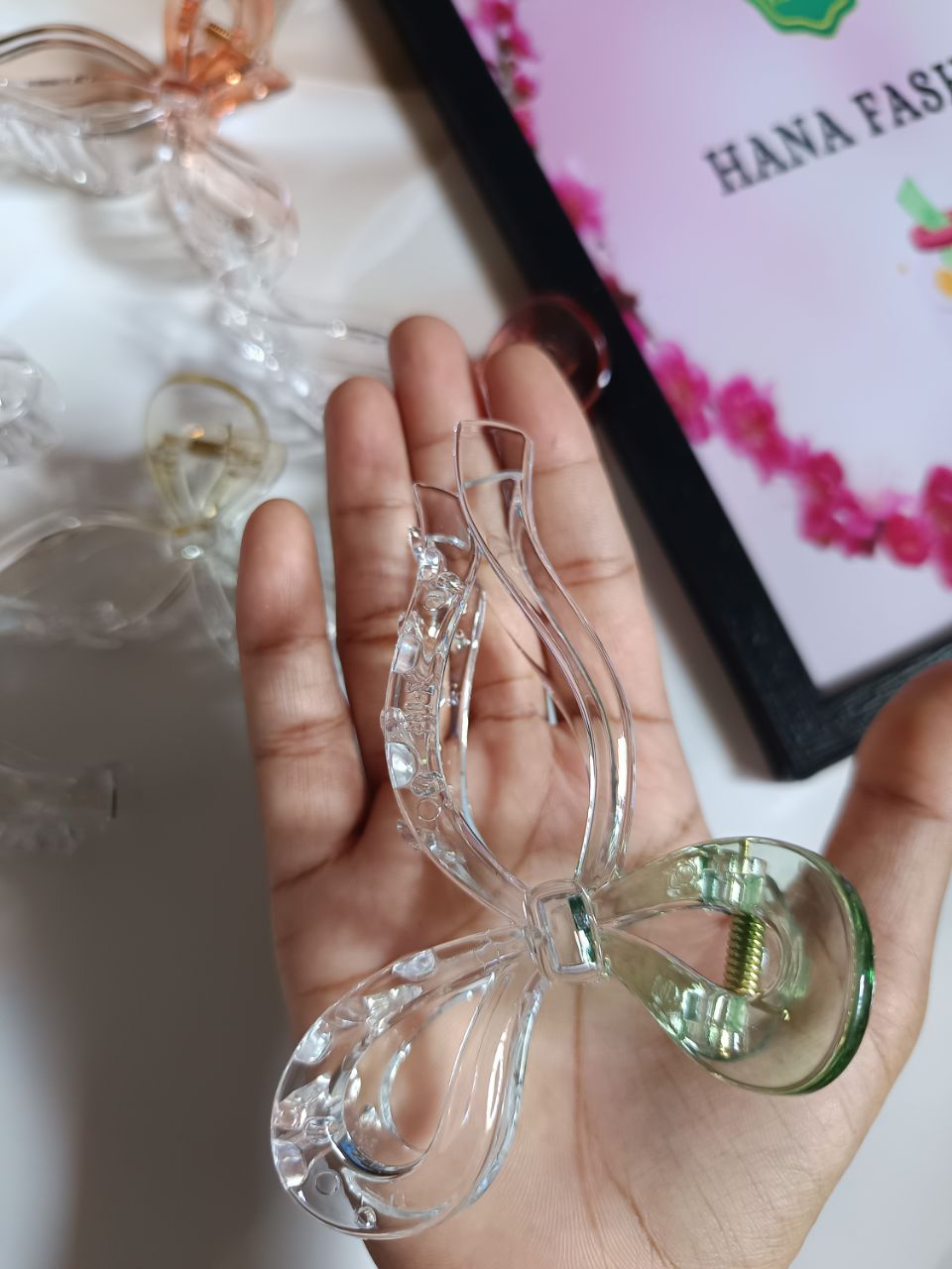 Xiawang Big Acrylic ribbon claw - 1