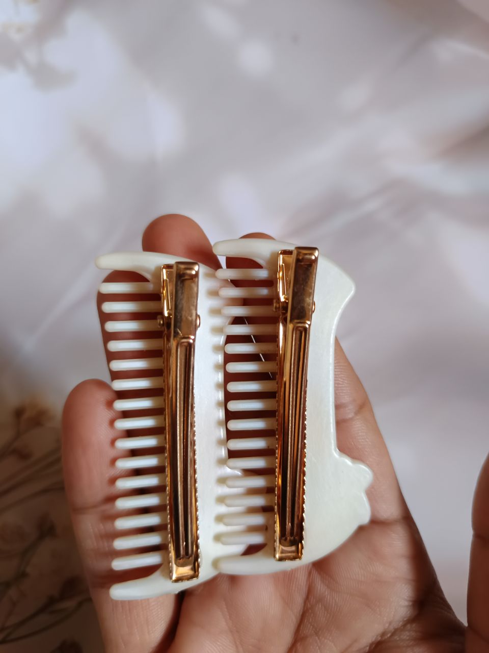 Unique Comb design alligator clips - 1