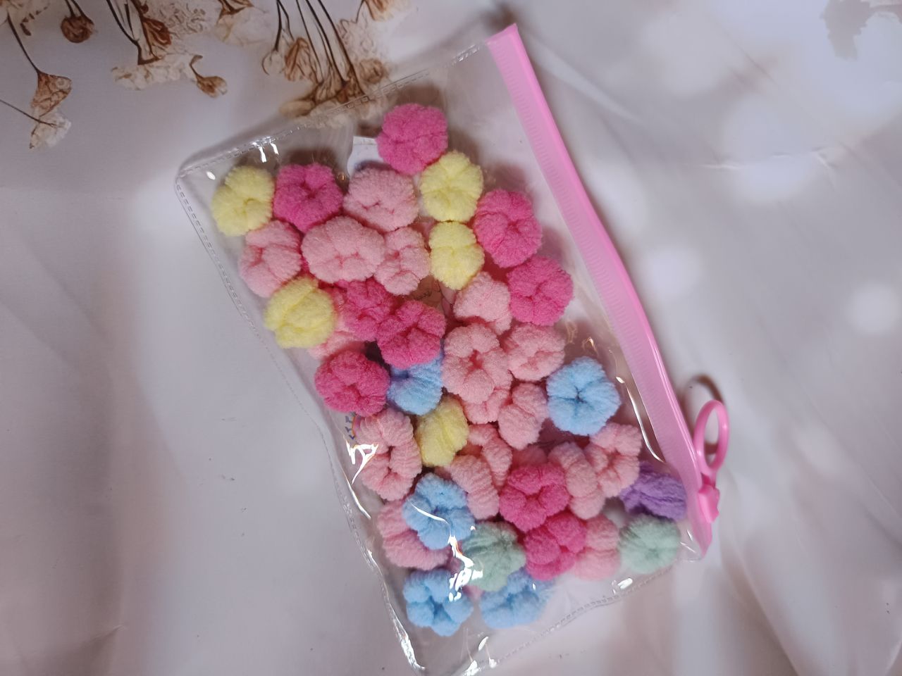 Fluffy hairties pouch - Pink pouch