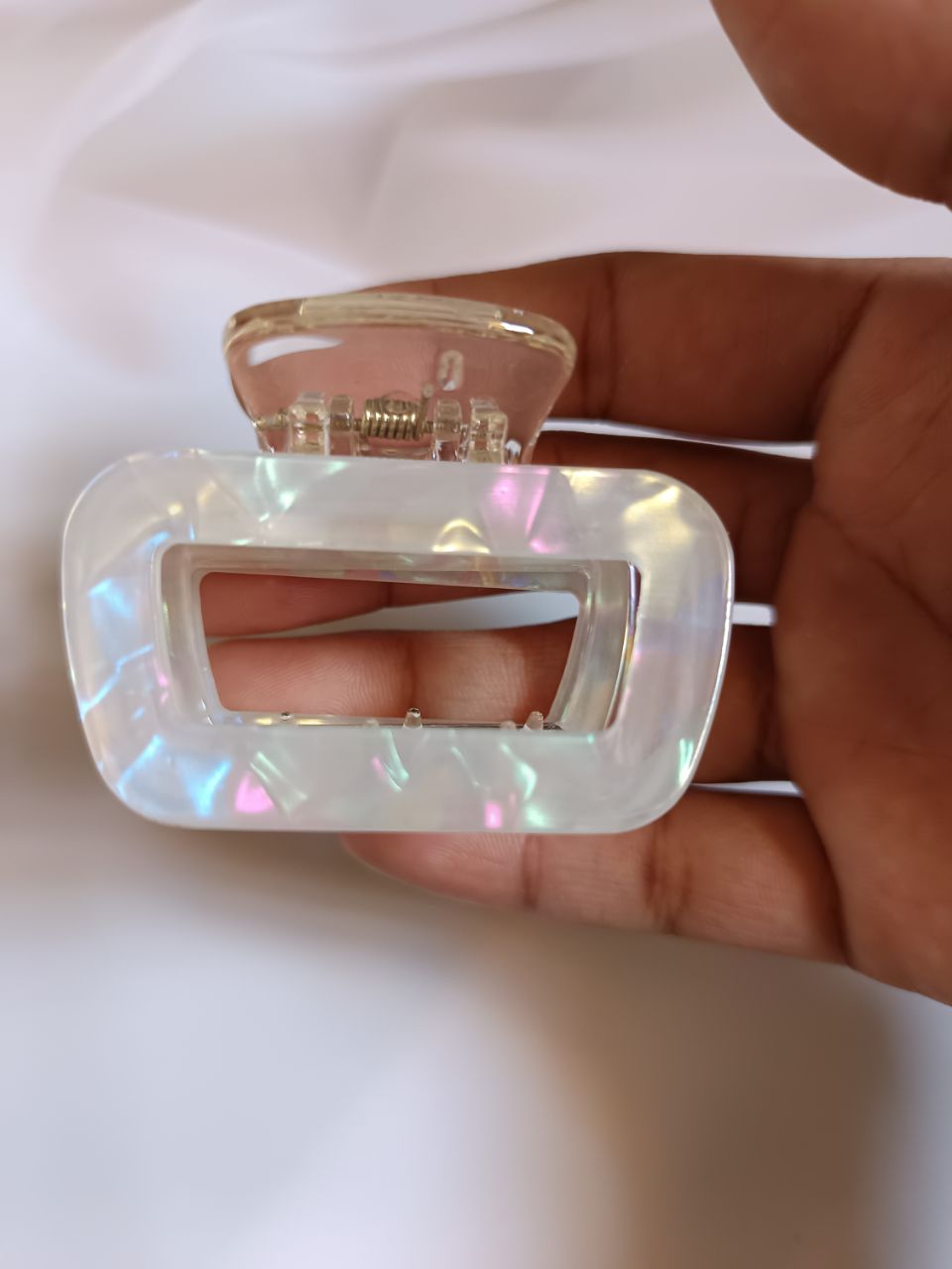 Acrylic sparkling box claw - White