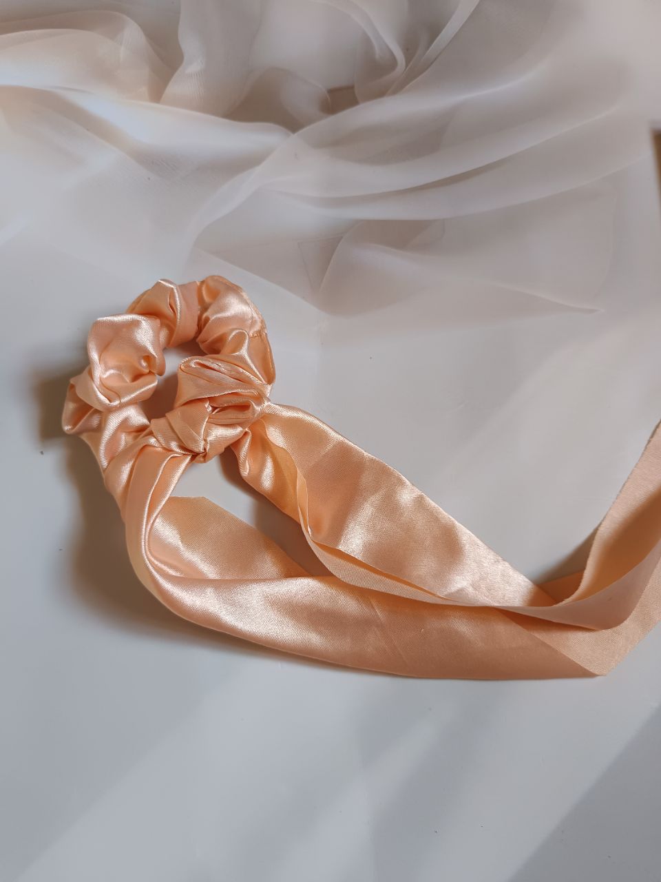 Long tail satin scrunchies - Peach