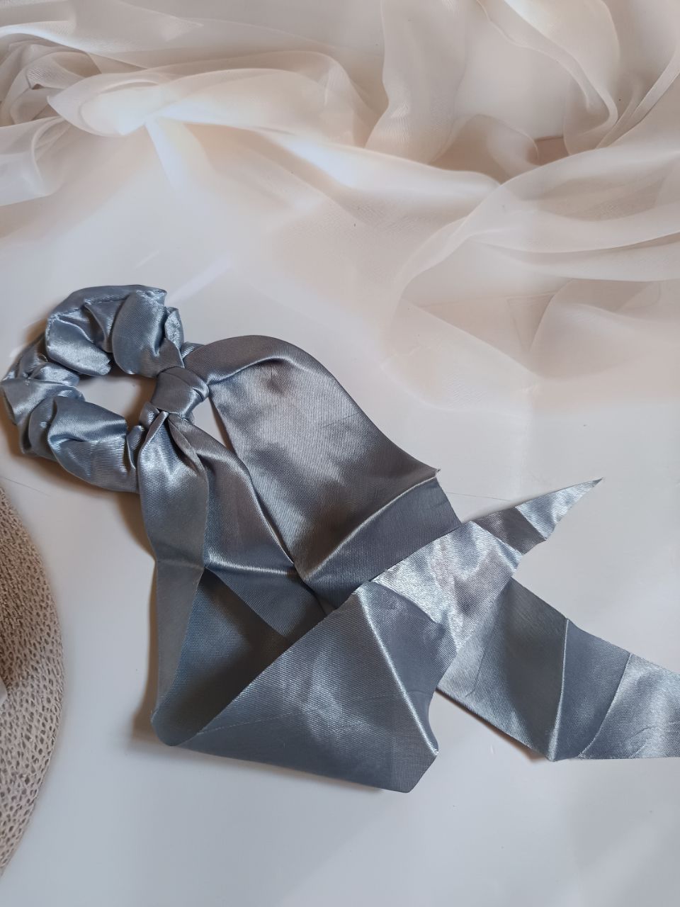 Long tail satin scrunchies - Grey