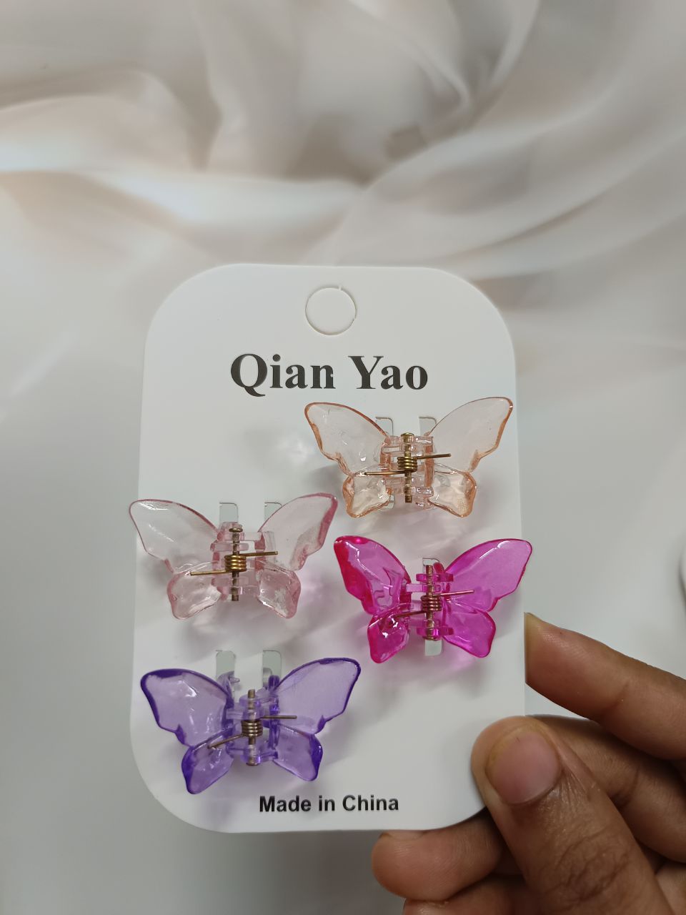 Qian yao 4pcs acrylic butterfly claw card - Card 1