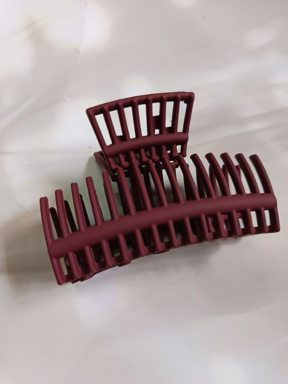 Lattice grip claw matte finish