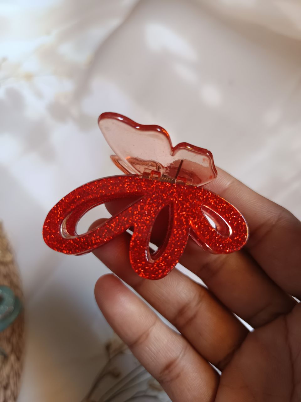 Heavy Acrylic glitter petal claw - 1