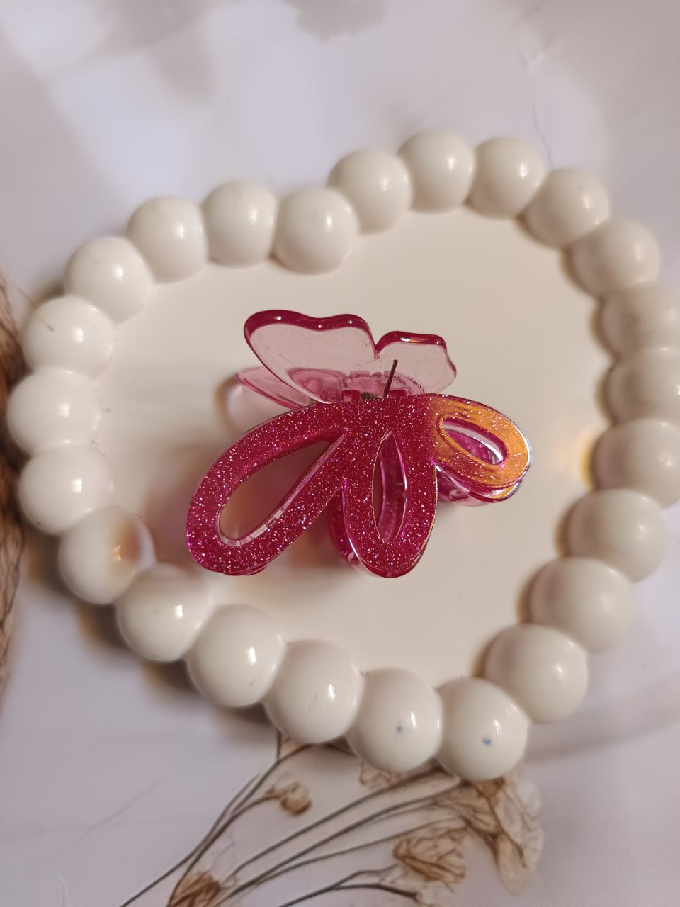 Heavy Acrylic glitter petal claw - 6