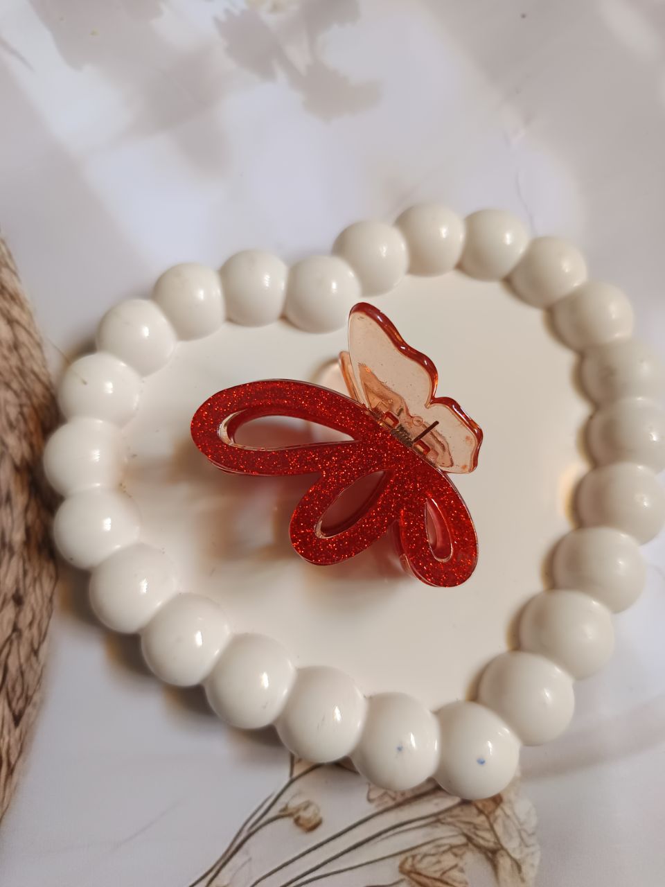 Heavy Acrylic glitter petal claw - 1