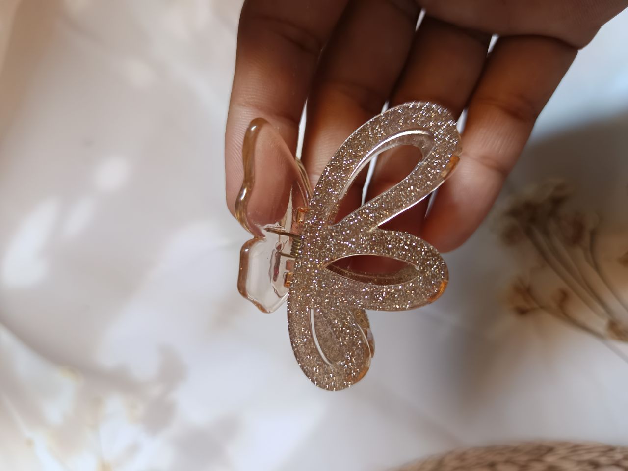 Heavy Acrylic glitter petal claw - 2