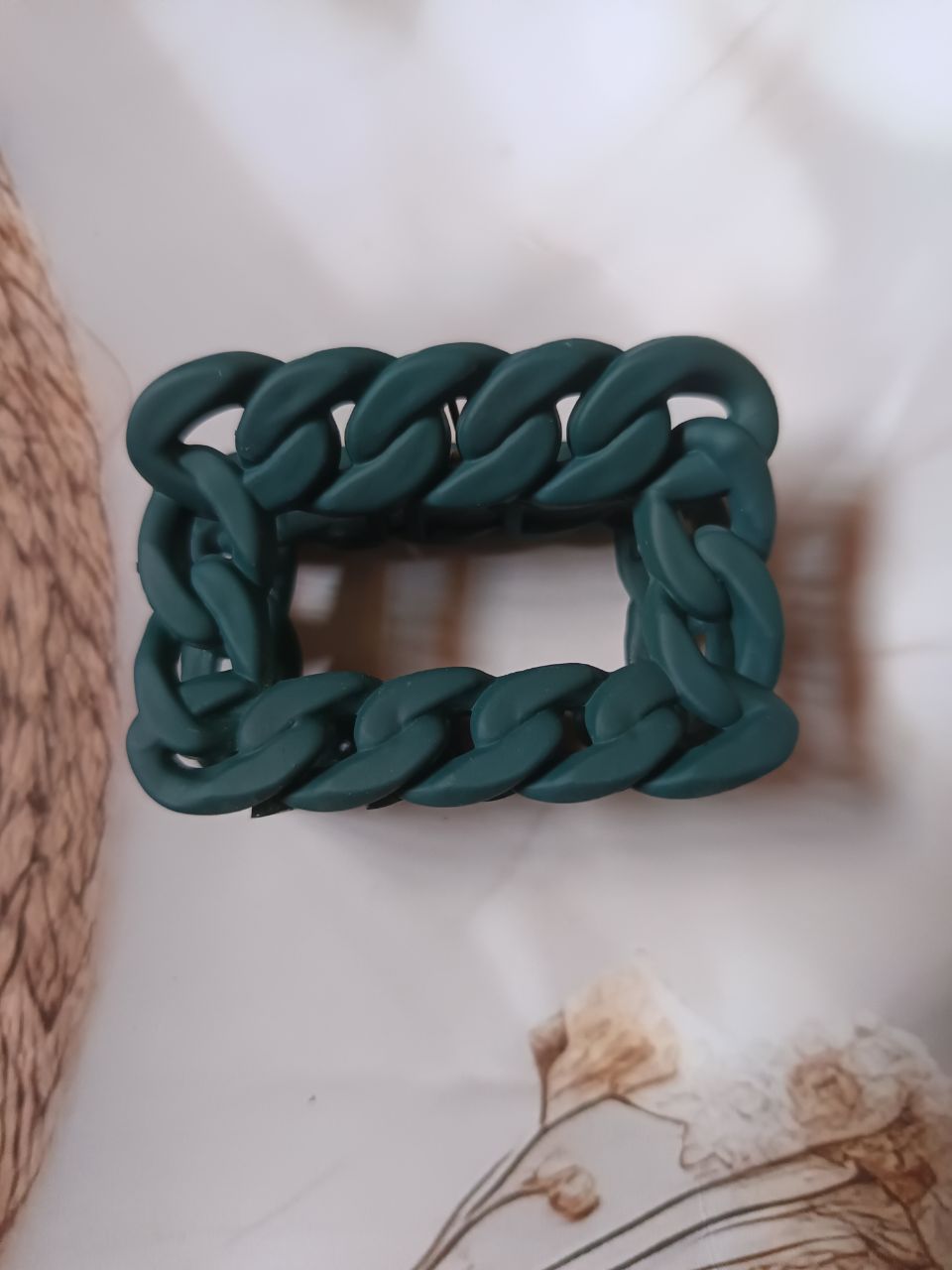 Box chain link claw