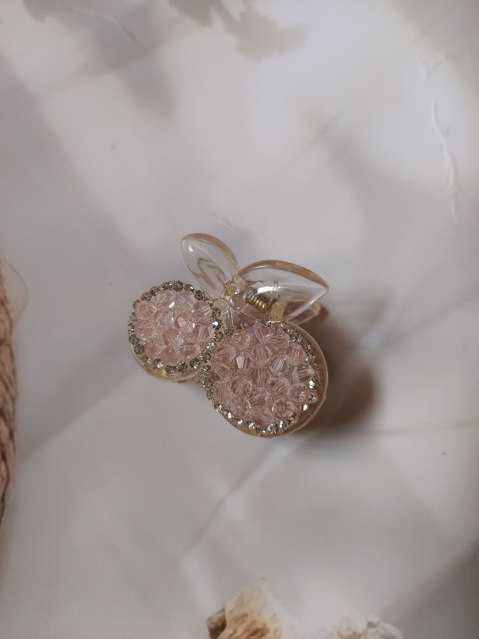 Shimmer beads claw