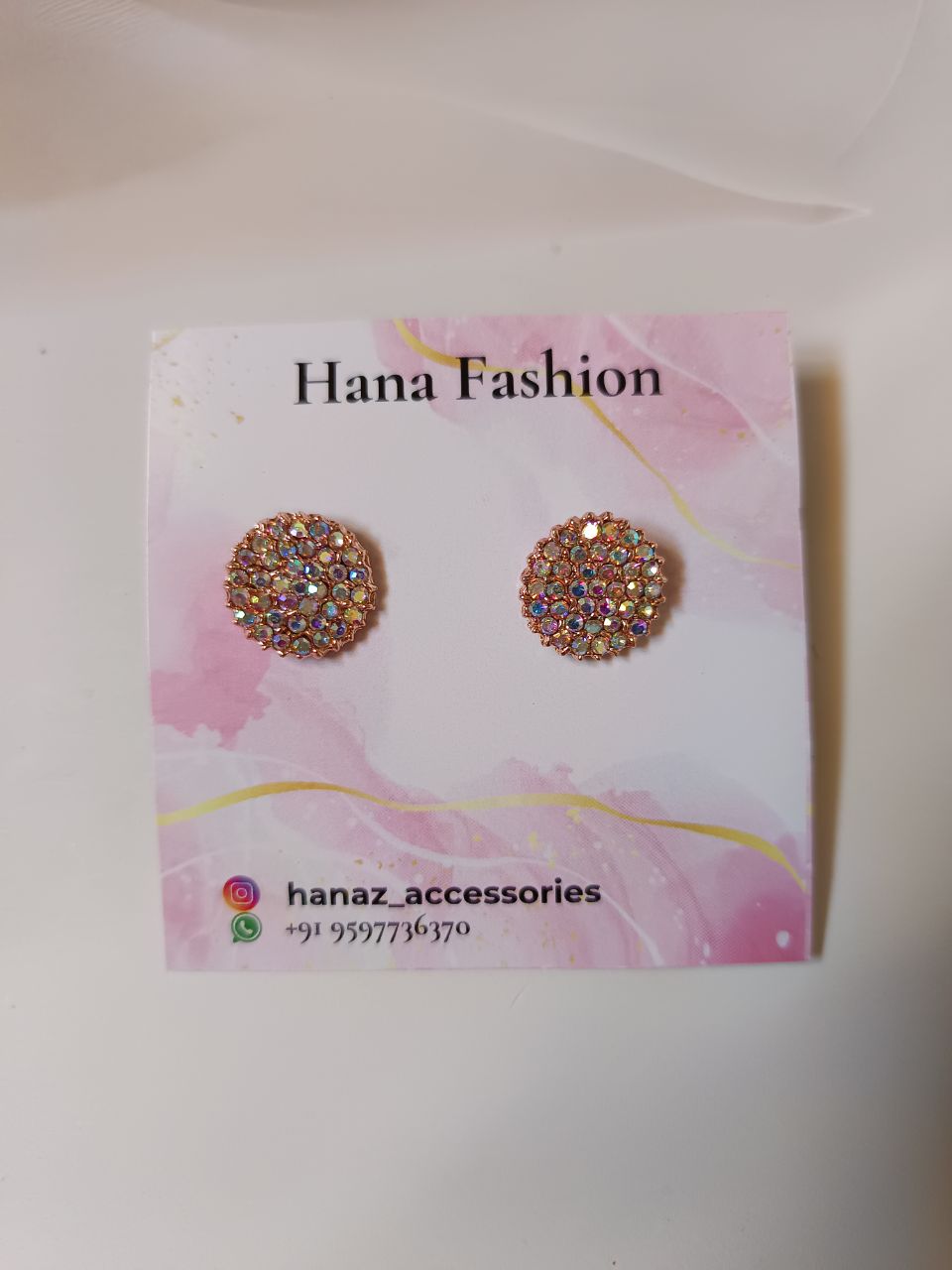 Glitter stone round stud